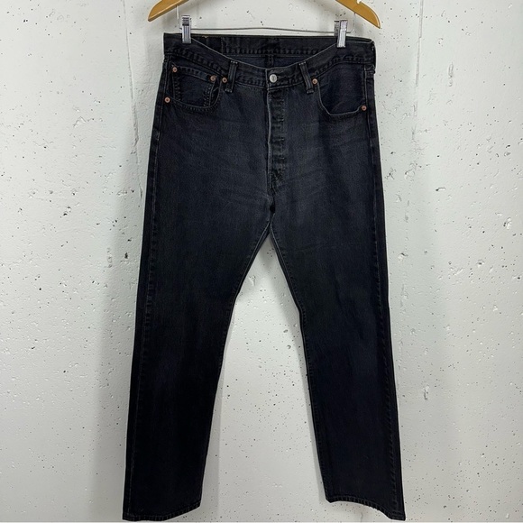 Levi’s Men’s size 35 x 33 Washed Black 501 Original Straight Fit Jeans - Picture 2 of 14